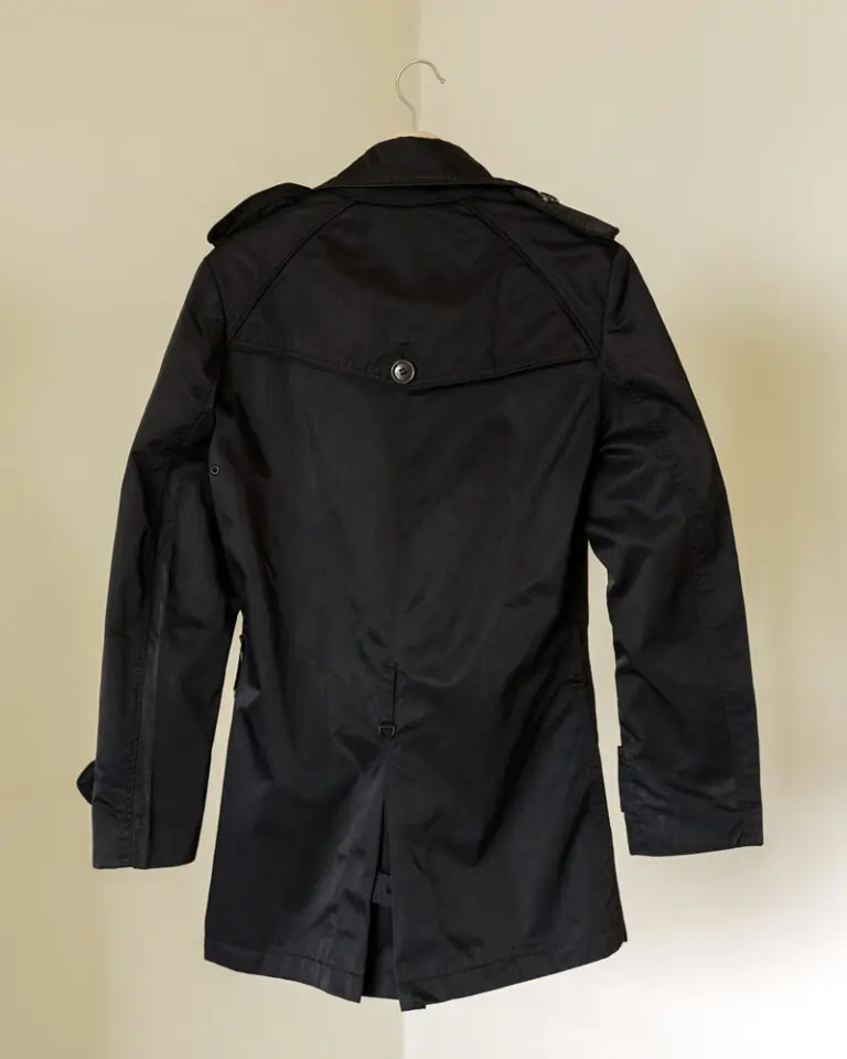 Black Trenchcoat (4)