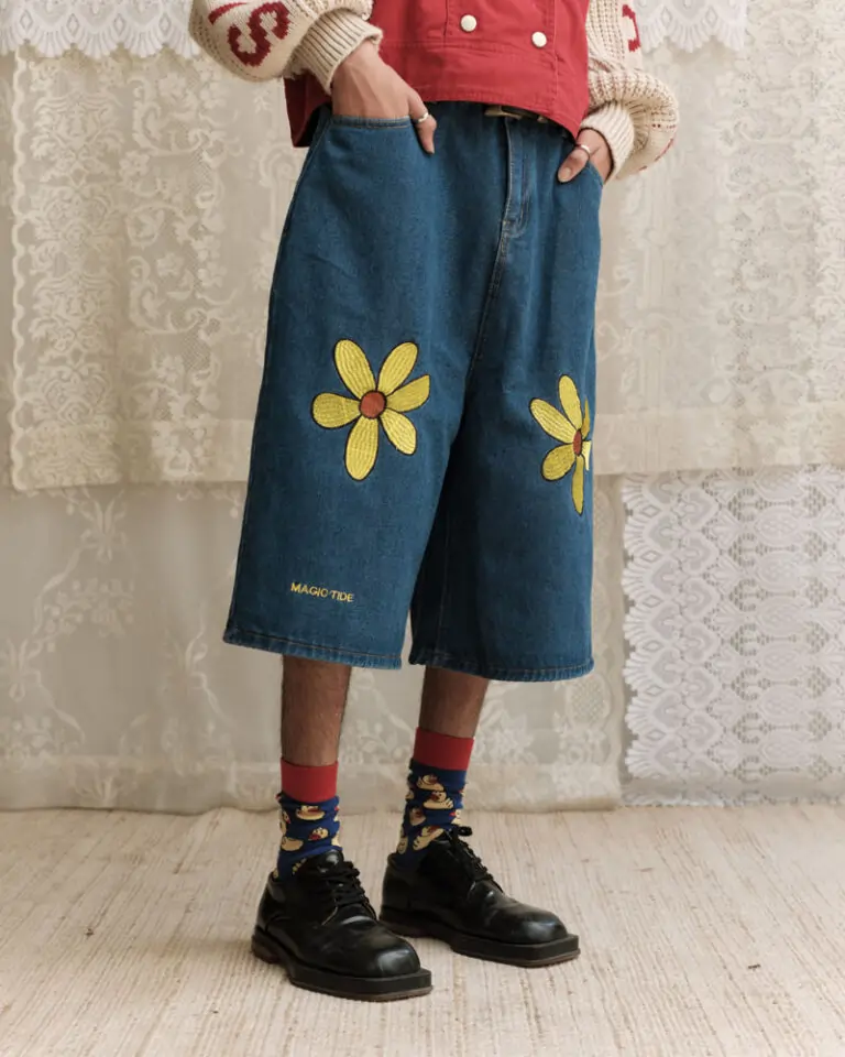 Embroidered Floral Bermuda Pants (3)