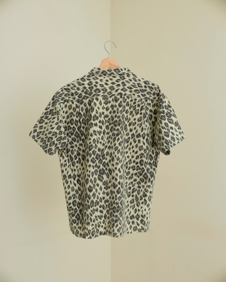 Vintage leopard print camp collar shirt featuring an all-over animal print, short sleeves, button-up front and relaxed fit for effortless statement styling.