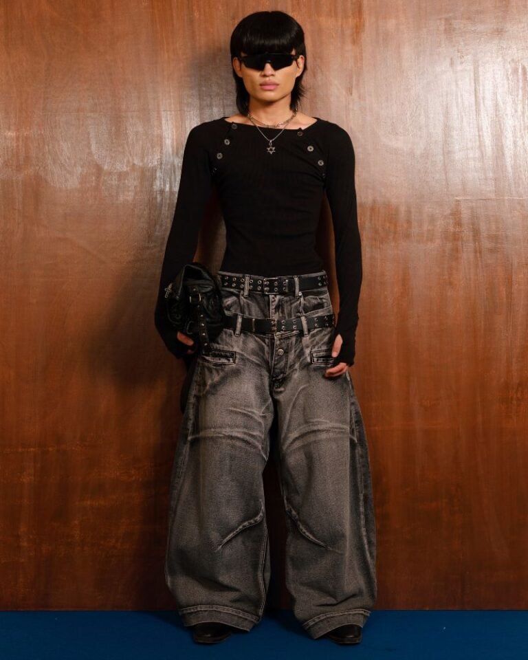 Charcoal-grey double waist baggy denim jeans with oversized back pockets and wide legs